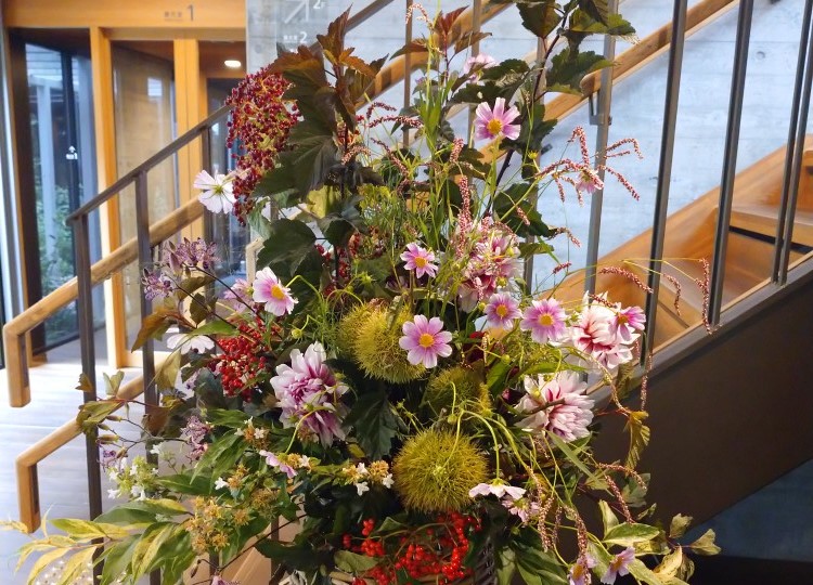 今週のフラワーアレンジメント - いわさきちひろ記念事業団 公式サイト