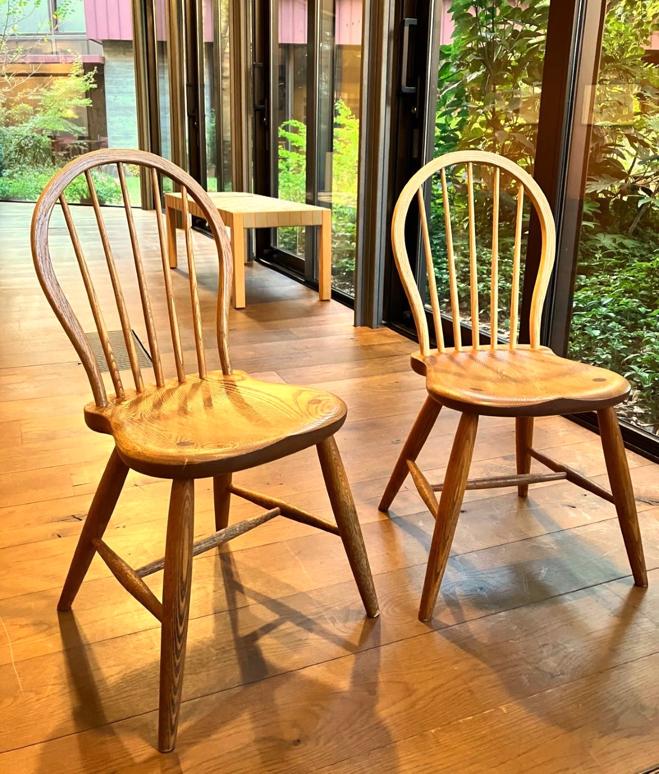 ちひろ美術館・東京の椅子① ちひろ椅子 - いわさきちひろ記念事業団