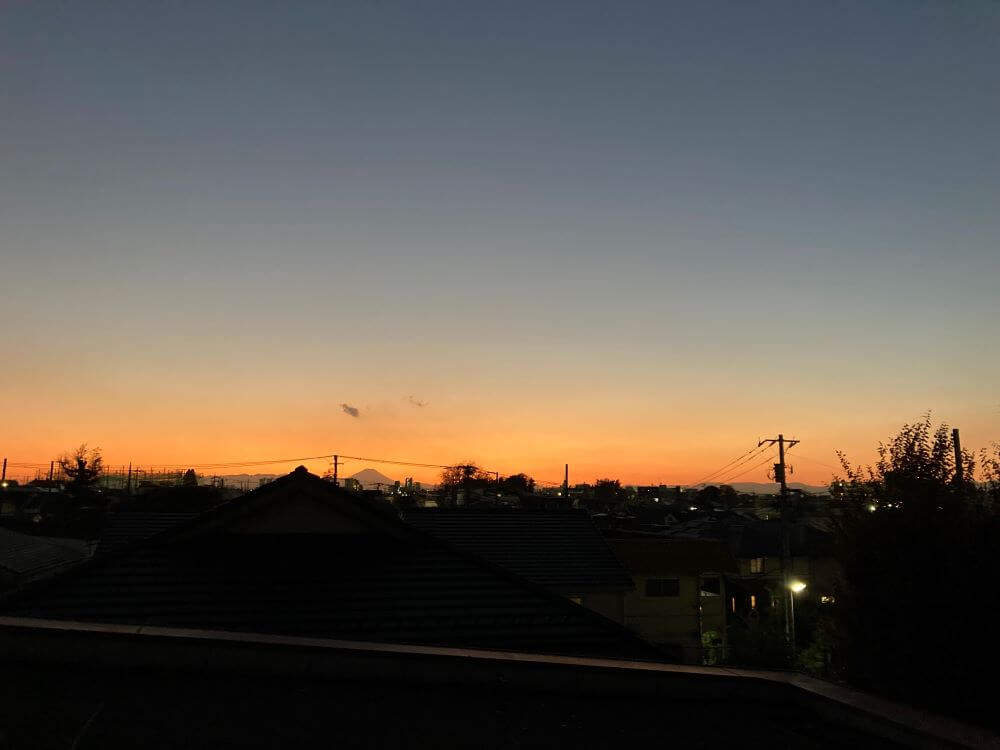 夕焼け - いわさきちひろ記念事業団 公式サイト