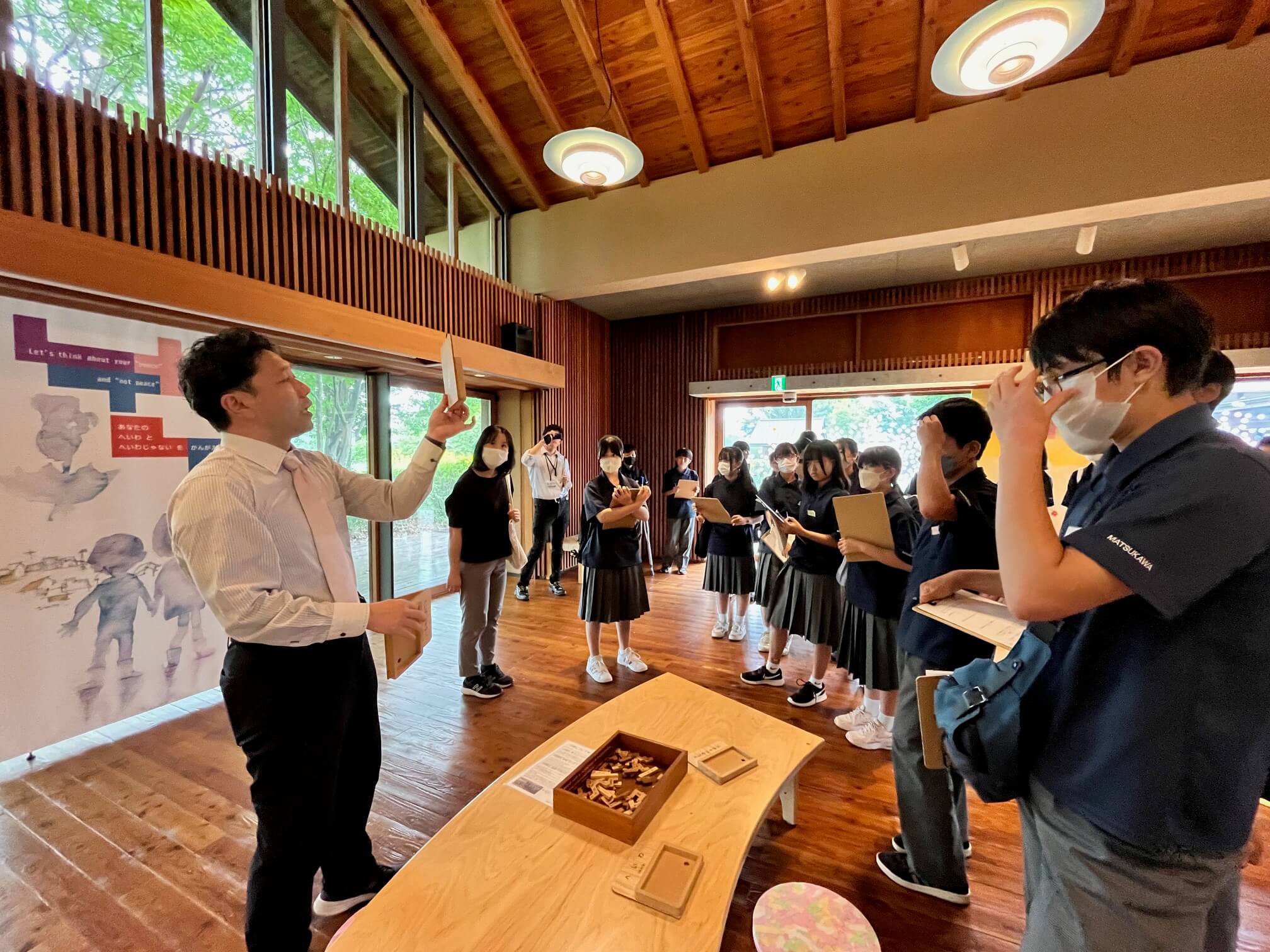 松川中学生ボランティア研修会 ｜世界初の絵本美術館｜安曇野ちひろ美術館