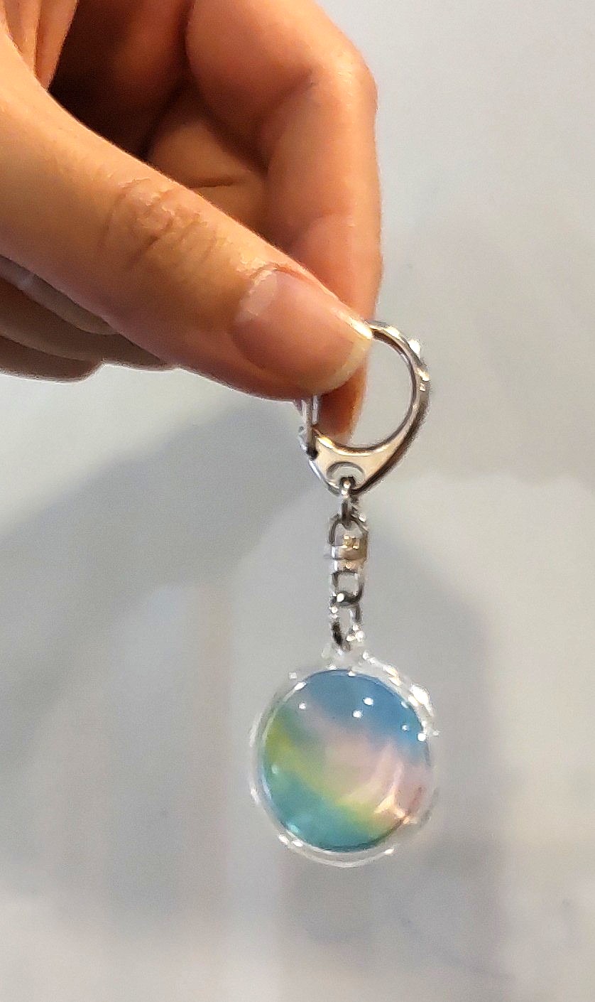 ちひろの水彩技法体験 にじみのキーホルダーをつくろう！ ｜世界初の