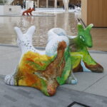 鴻池朋子　オオカミベンチ「Four Seasons」 2025年