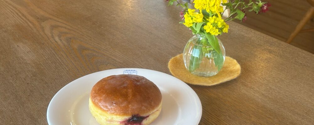 安曇野ちひろ美術館絵本カフェで撮影したポンチキの写真