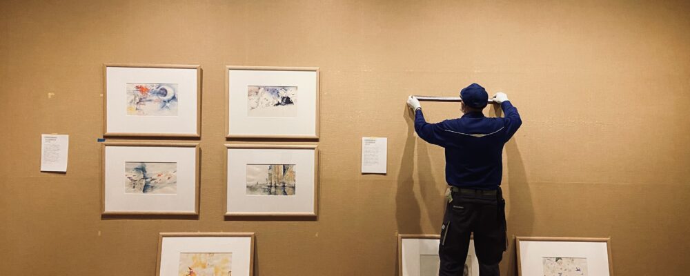 展示替えのようす